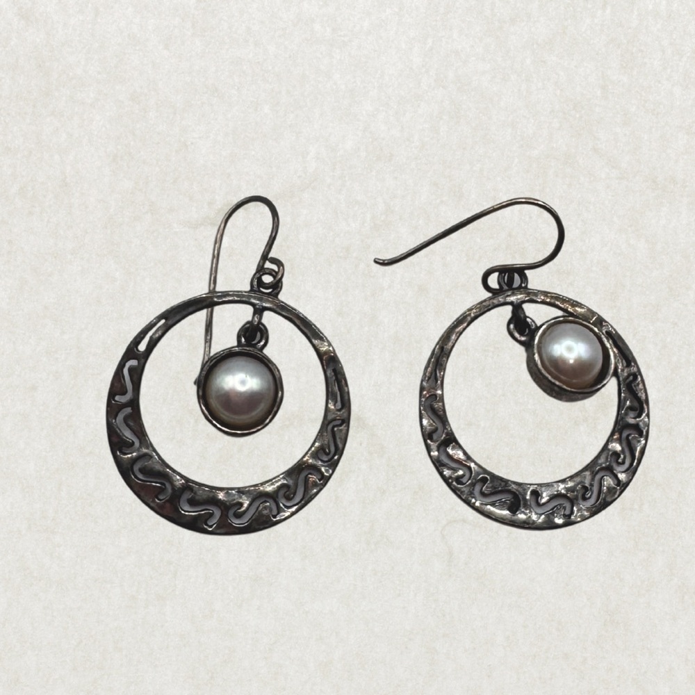 Vintage Israel OR Paz Sterling 925 Silver Hammered Pearl Circle Earrings